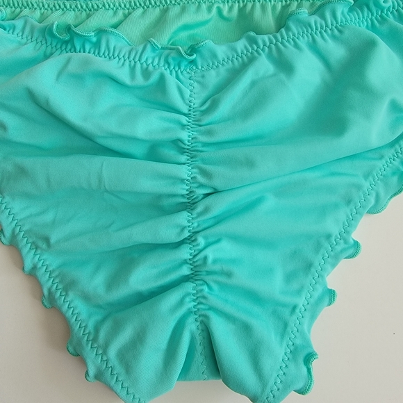 Shade & Shore Ruffle Design Bikini Bottom Rouched Back Side Size Small - Picture 3 of 5